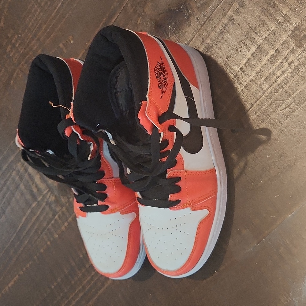 Jordan 1 high orange